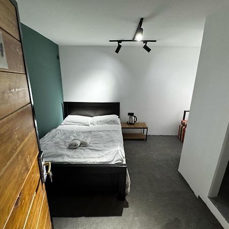 Hotel Isaka ティビリシ エクステリア 写真